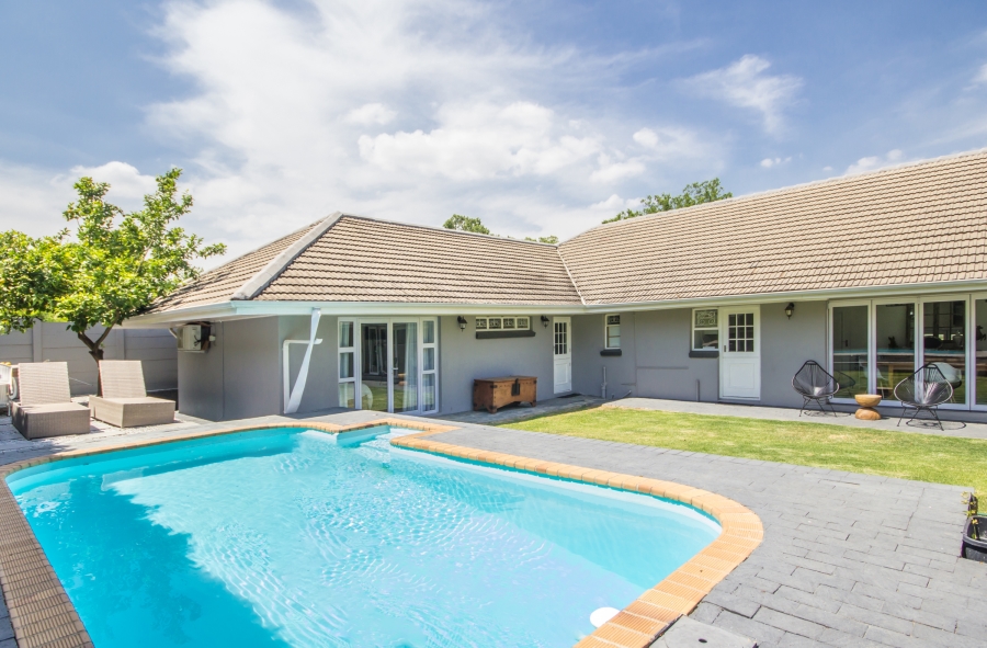 To Let 4 Bedroom Property for Rent in Vrykyk Western Cape